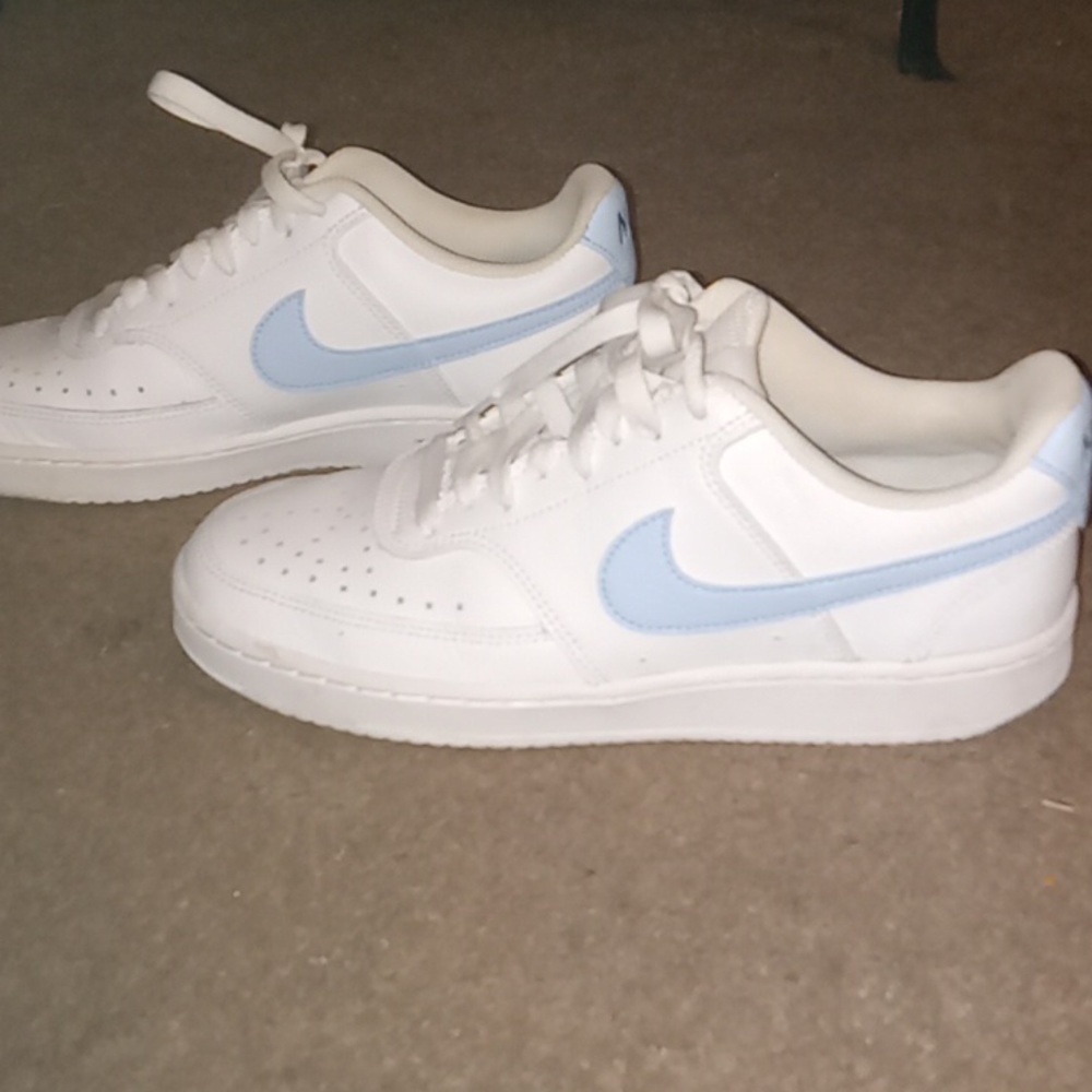 Nike shoes 7.5 women's SOLD